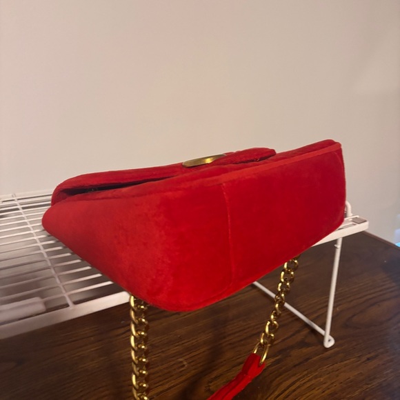 Gucci GG Marmont Shoulder Bag Red Velvet w/ Gold-Toned Chain Strap #498110218048 - Picture 9 of 11